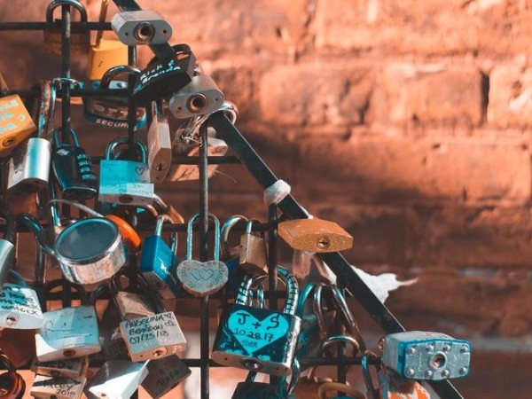 家里裝了指紋鎖，發(fā)生了一件讓我哭笑不得的事