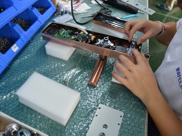 指紋鎖廠家注重產(chǎn)品人性化設(shè)計(jì)，具備了高匹配性