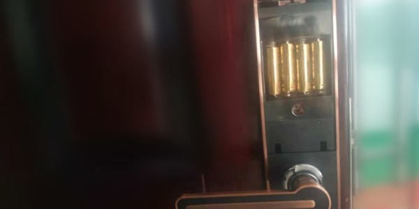 智能門鎖電池用干電池好，還是鋰電池好？